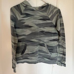 Camouflage Small Athleta Sweatshirt With Hood and pockets Stretchy Comfortable